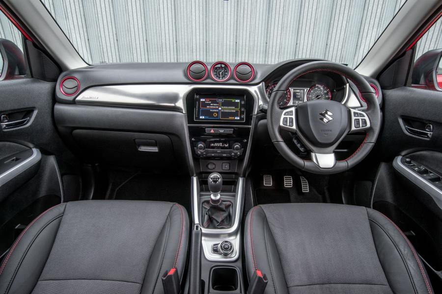 Торпедо Suzuki Vitara S 2015 года  (UK) (фото 6 из 42)